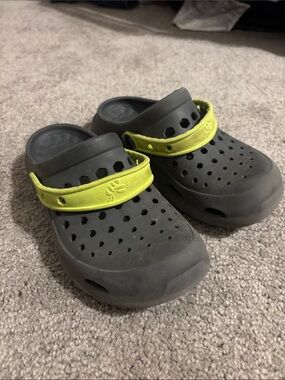 Rubber Shoe